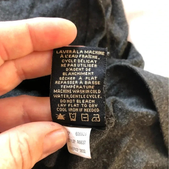 Loose Fitting Lightweight Knit Sweater - Picture 9 of 13